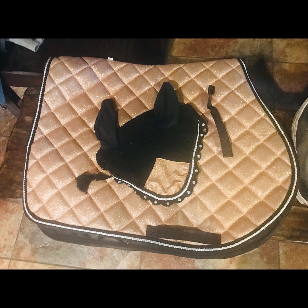 Dressage pad and bonnet, full size horse